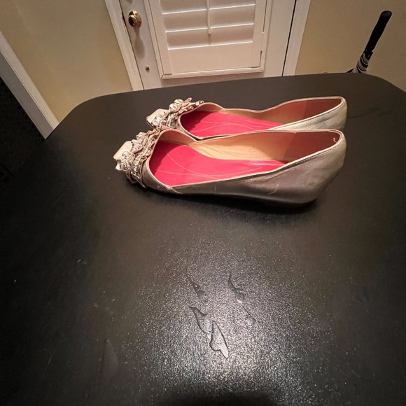 Kate Spade size 8 1/2 leather silver open toe shoes - Picture 3 of 13